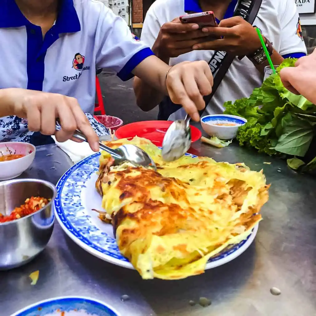 Typisches Essen in Vietnam - Ban Xeo