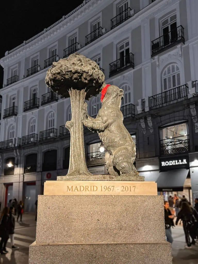 Bär am Erdbeerbaum Madrid Wahrzeichen