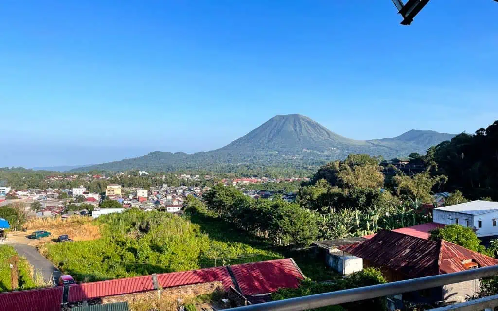 Leo's Hotel Tomohon Sulawesi