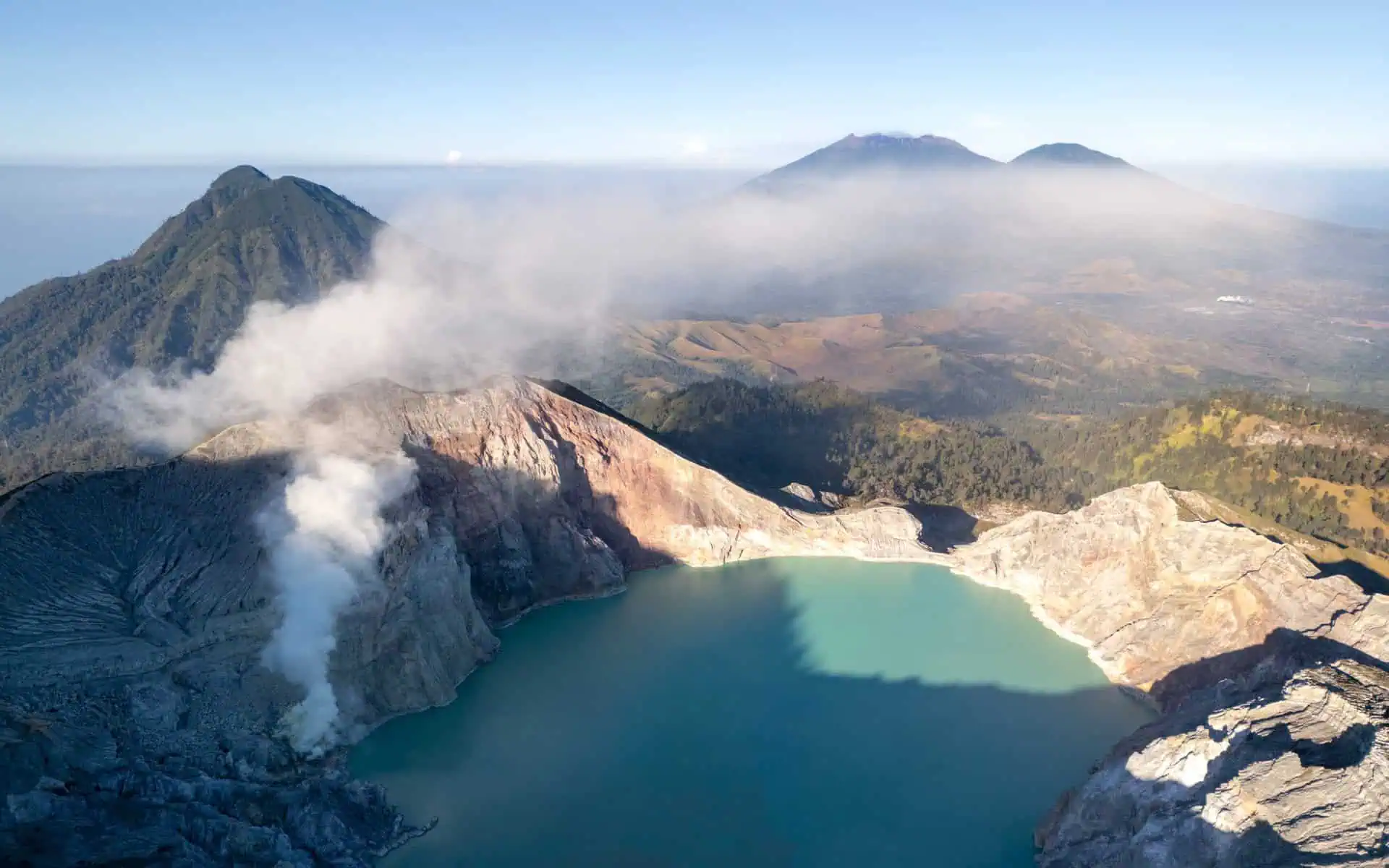 Ijen Vulkan Schwefelsee auf Java Indonesien