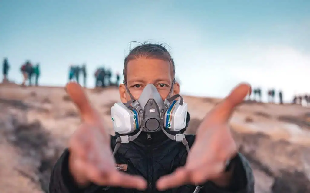 Gasmaske am Vulkan Ijen
