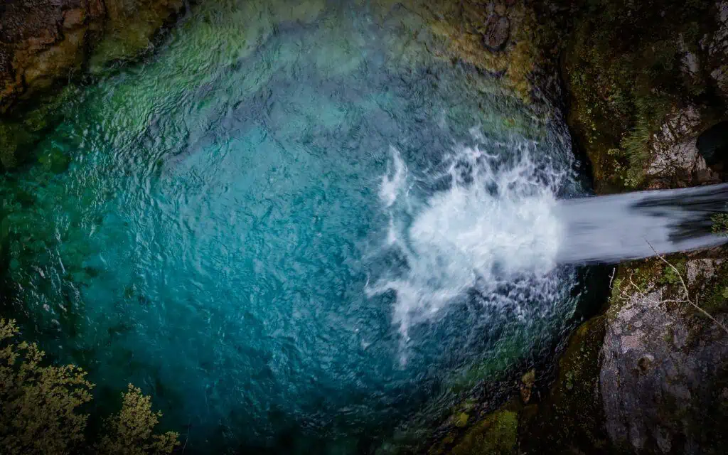 Syri i Kaltër - Das Blue Eye bei Theth in den Albanischen Alpen