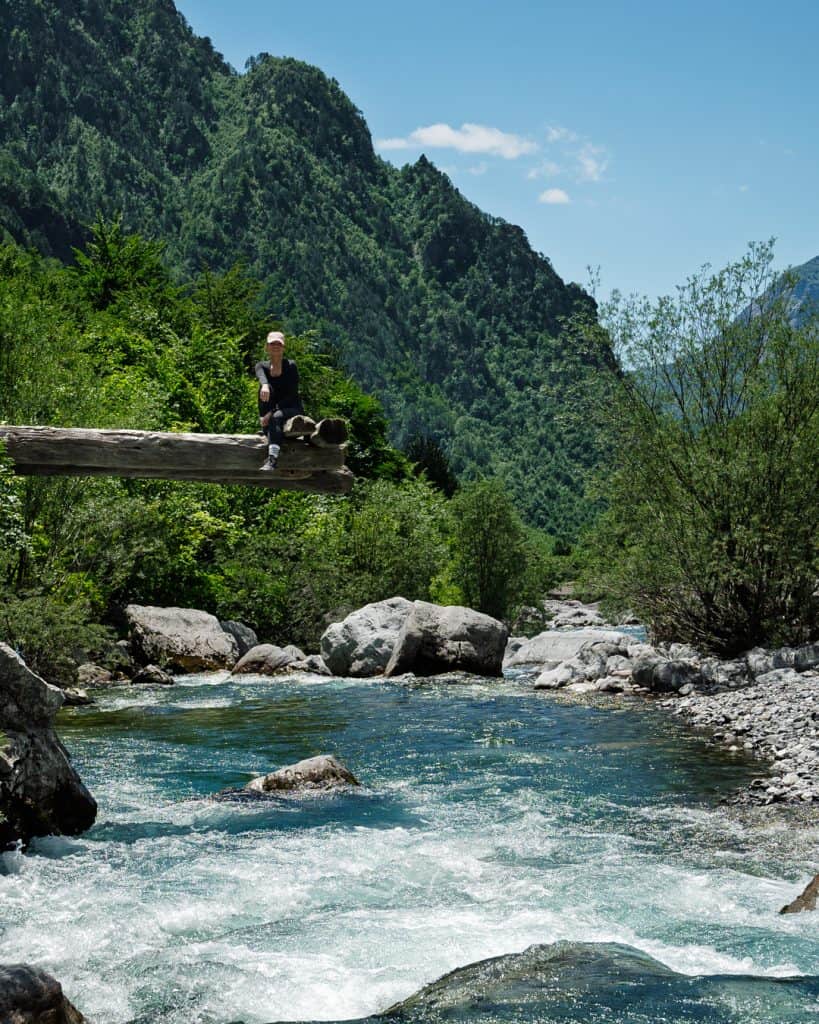 Wilder Fluss bei Theth in den albanischen Alpen