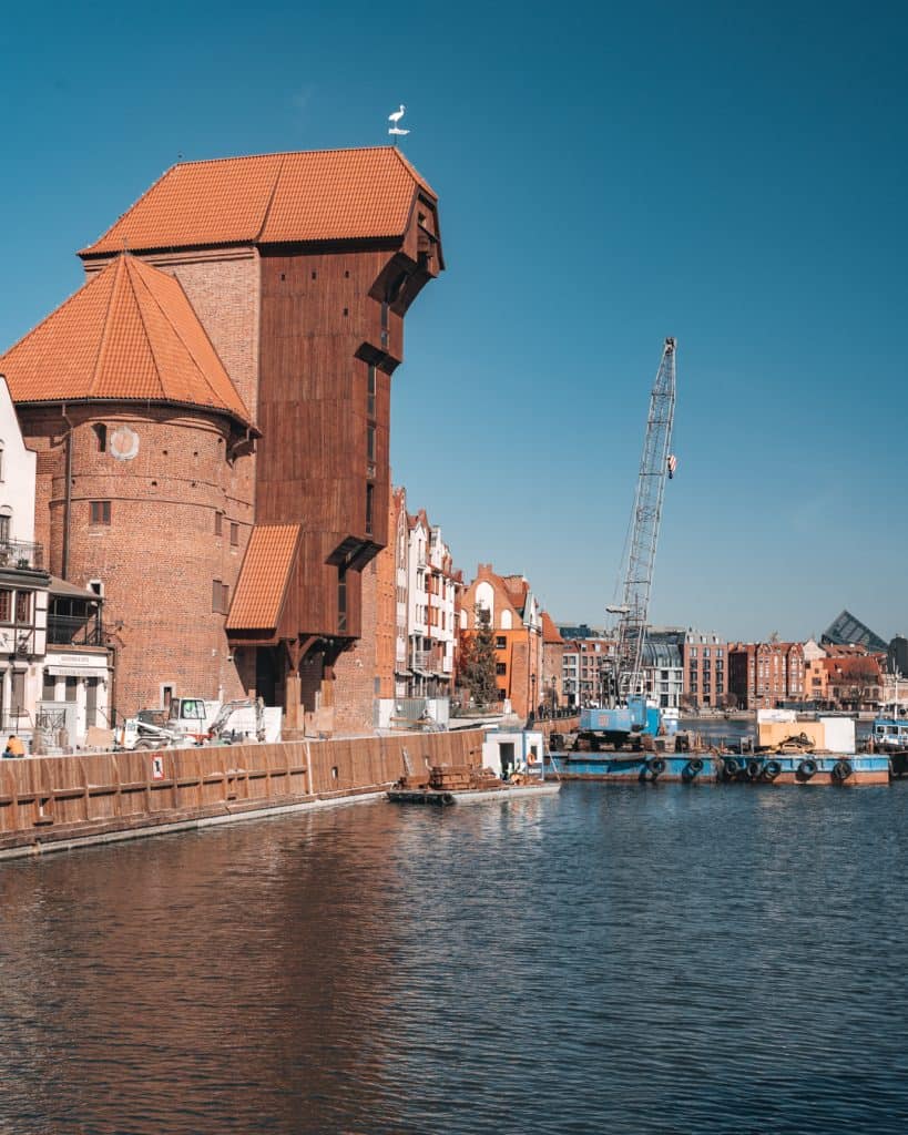 Mittelalterliches Kranentor am Hafen von Danzig, Wahrzeichen der Stadt