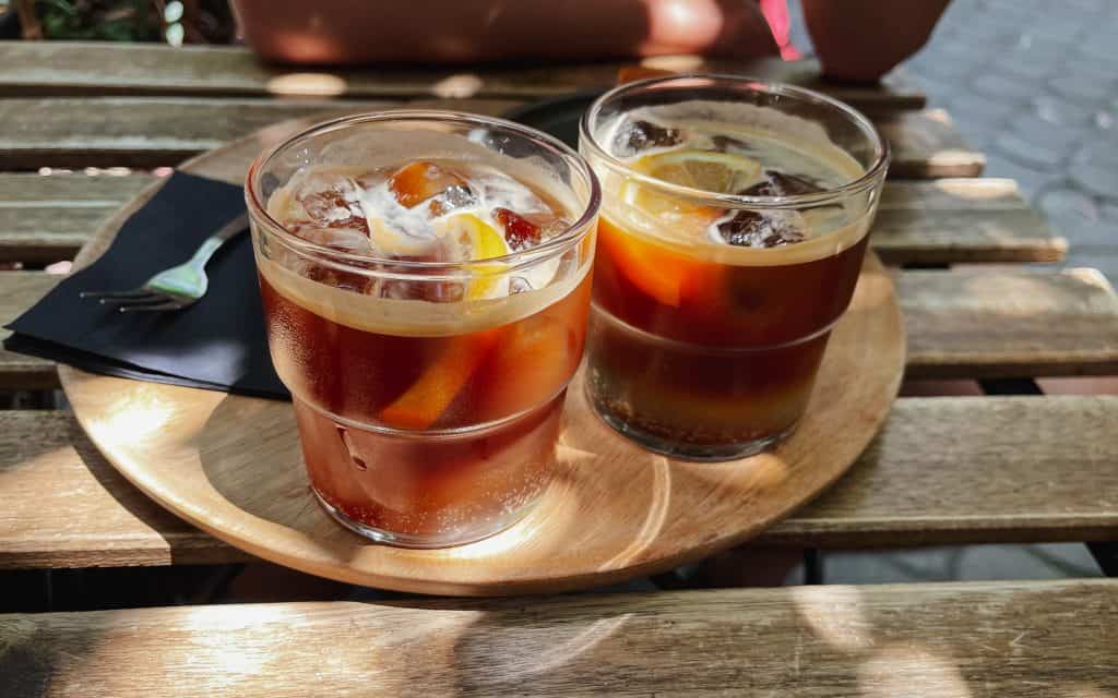 Espresso Tonic im Blloku Viertel Tirana