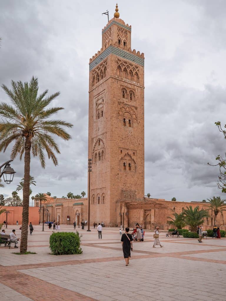 Koutoubia Moschee Marrakesch mit Minarett im Abendlicht