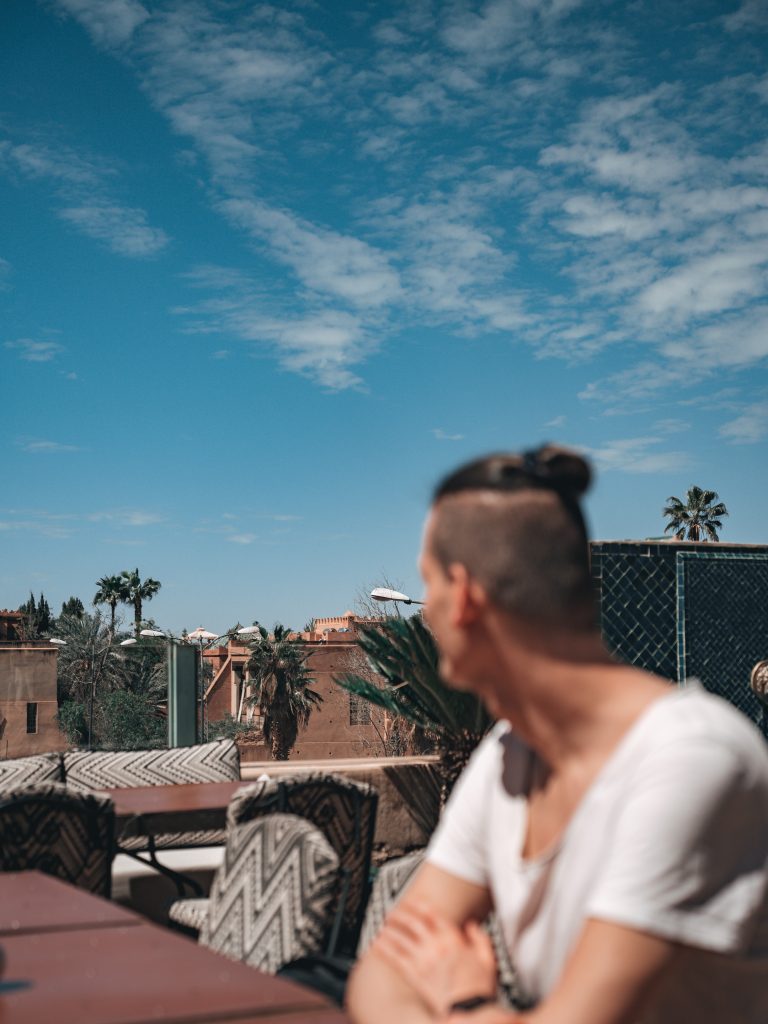 Marco auf der Dachterrasse des Moroccan Culinary Art Museum mit Blick über die Medina