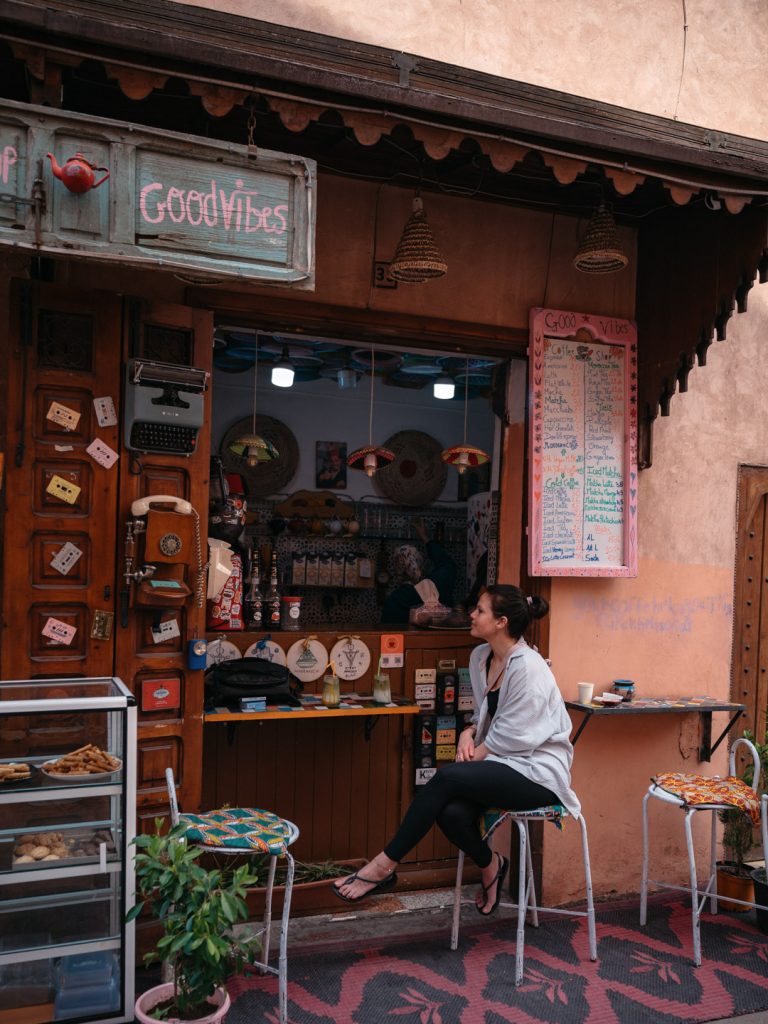 Kaffee im Good Vibes Coffee Shop in Marrakesch